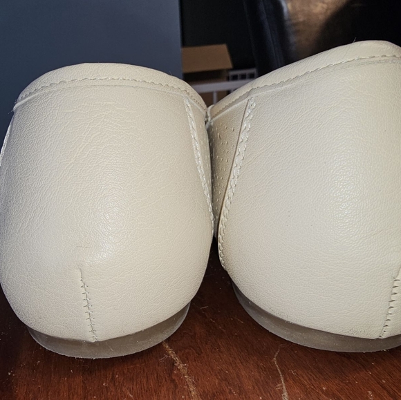 Cliffs White Mountain Round Toe Ballet Flats - Picture 2 of 7